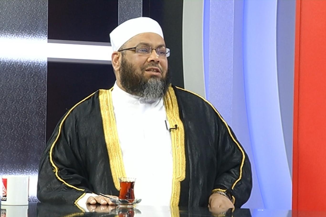 "Emperyalistler İslam ülkelerinde kendilerine hizmet eden yöneticileri seçiyor" "Emperyalistler İslam ülkelerinde kendilerine hizmet eden yöneticileri seçiyor"